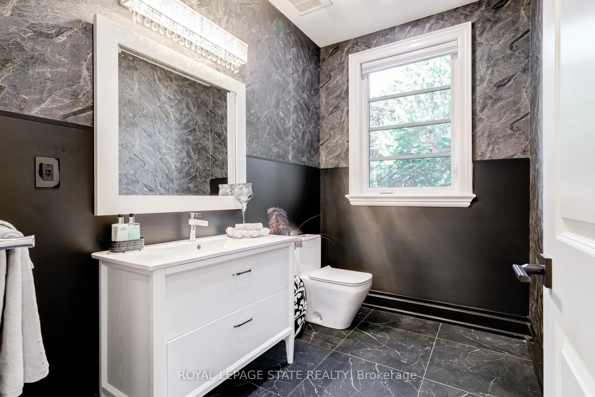 Photo 19 of 126 McGregor Crescent, Hamilton, Ancaster — HOMEH