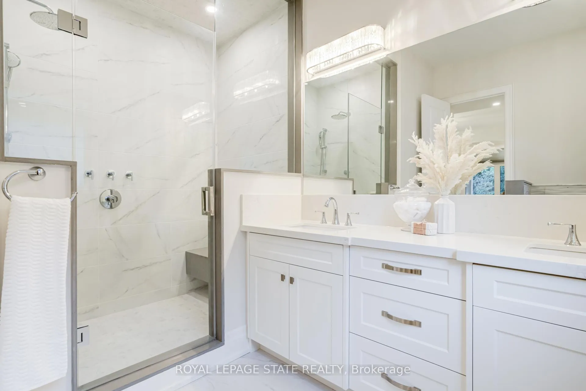 Photo 22 of 126 McGregor Crescent, Hamilton, Ancaster — HOMEH