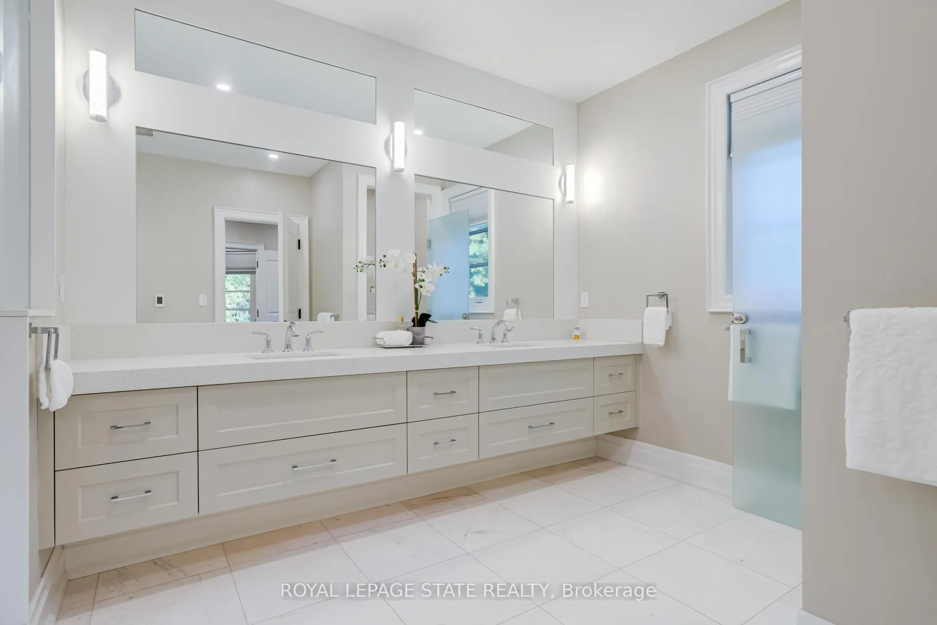 Photo 26 of 126 McGregor Crescent, Hamilton, Ancaster — HOMEH