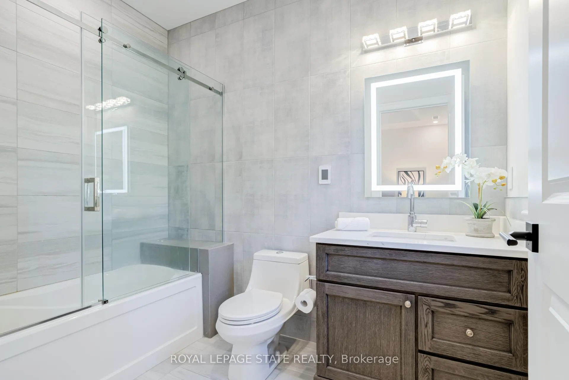 Photo 33 of 126 McGregor Crescent, Hamilton, Ancaster — HOMEH