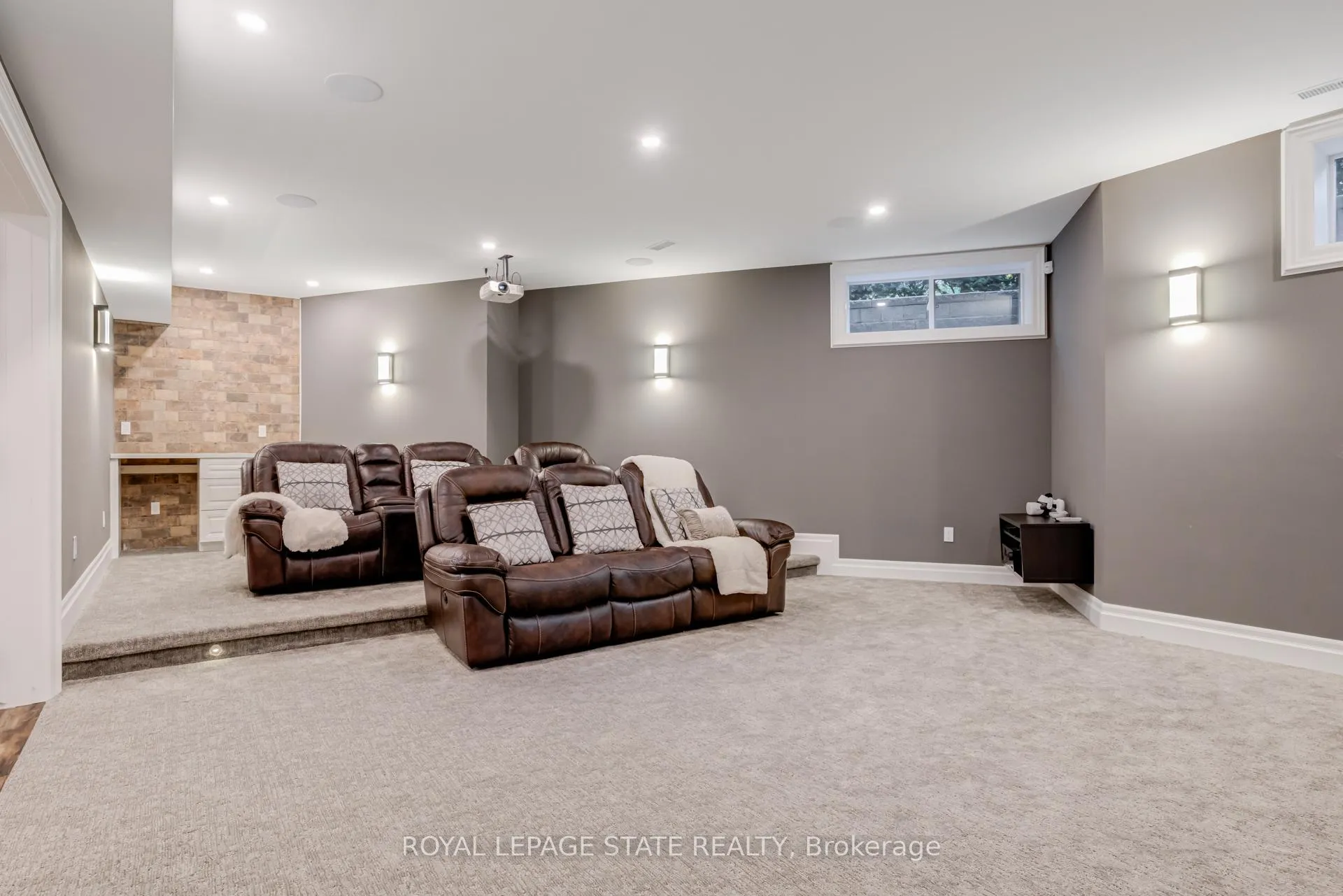 Photo 37 of 126 McGregor Crescent, Hamilton, Ancaster — HOMEH
