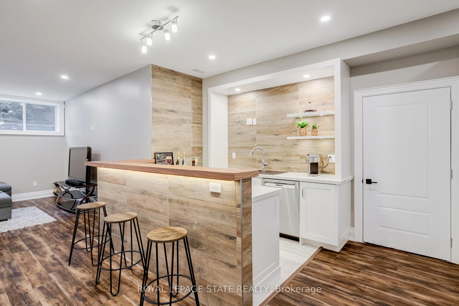 Photo 41 of 126 McGregor Crescent, Hamilton, Ancaster — HOMEH