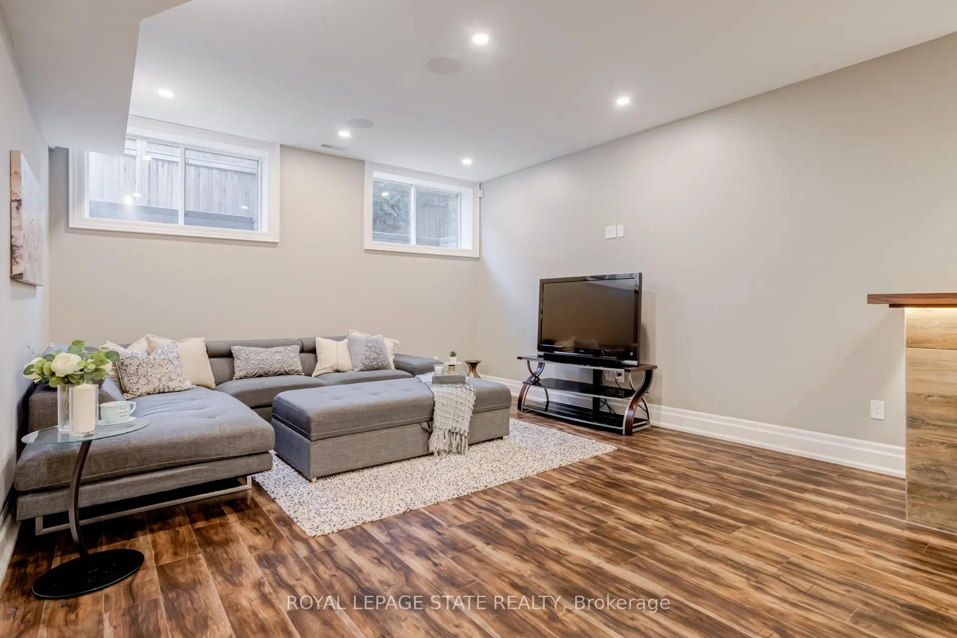 Photo 42 of 126 McGregor Crescent, Hamilton, Ancaster — HOMEH