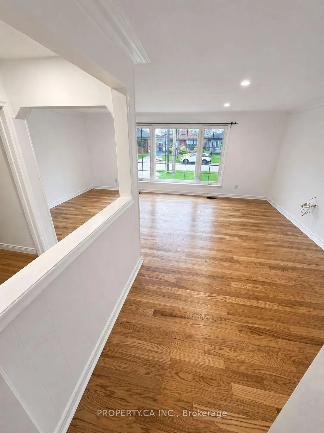 Photo 3 of 34 Wexford Boulevard, Scarborough, Wexford-Maryvale — HOMEH
