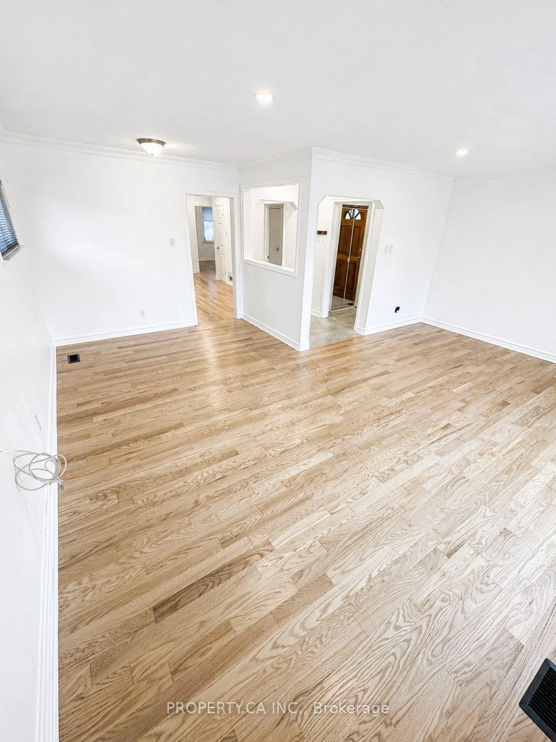 Photo 5 of 34 Wexford Boulevard, Scarborough, Wexford-Maryvale — HOMEH