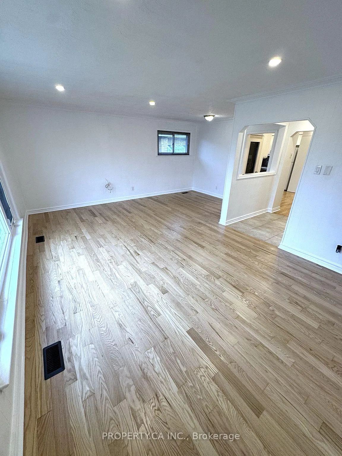 Photo 6 of 34 Wexford Boulevard, Scarborough, Wexford-Maryvale — HOMEH