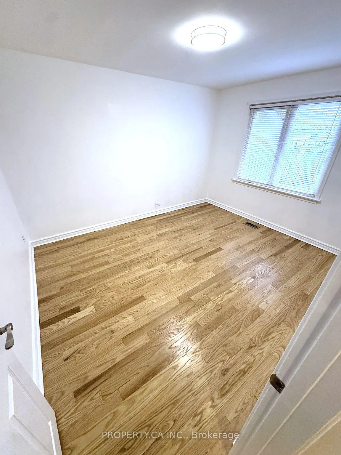 Photo 11 of 34 Wexford Boulevard, Scarborough, Wexford-Maryvale — HOMEH