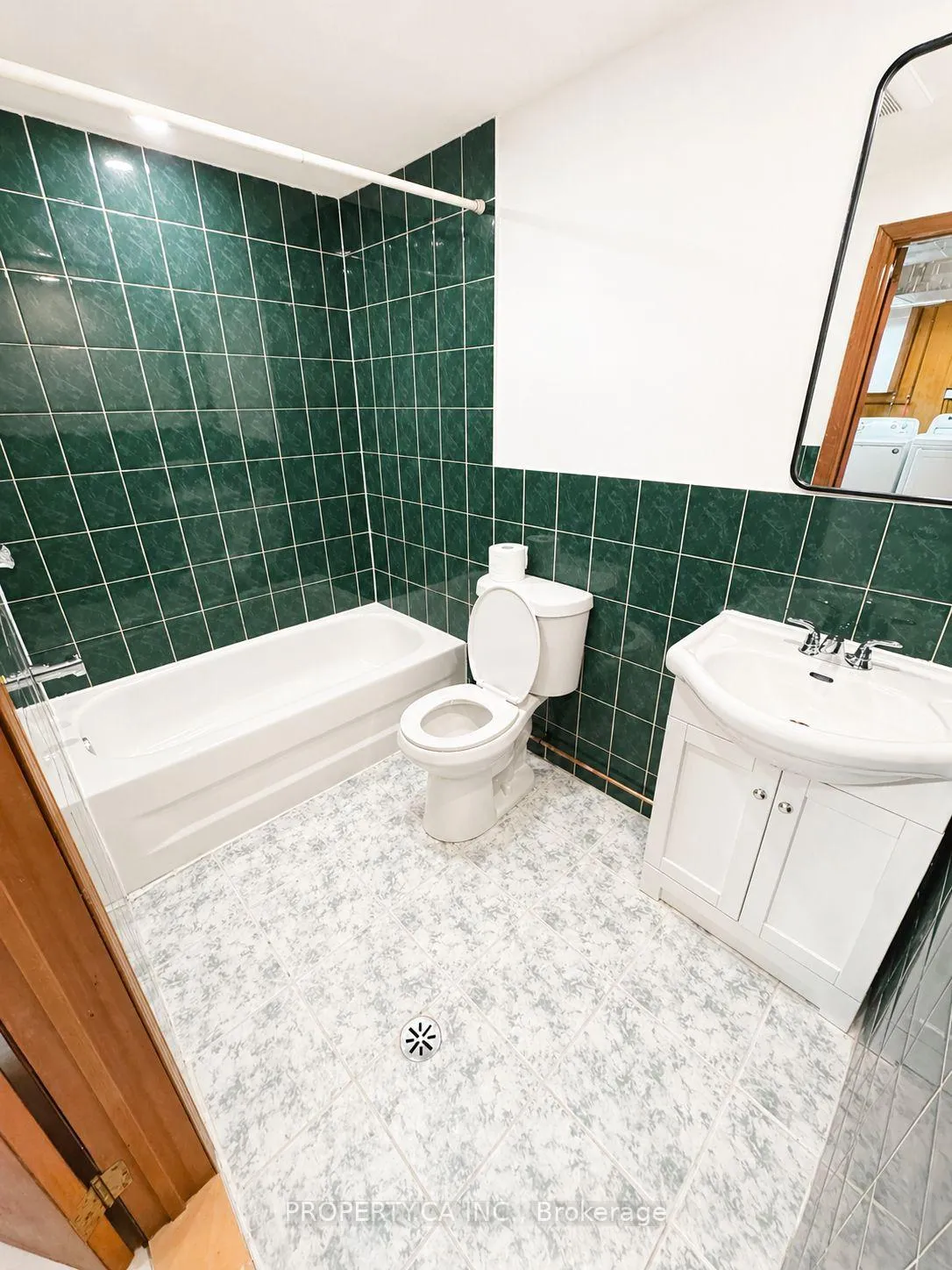 Photo 18 of 34 Wexford Boulevard, Scarborough, Wexford-Maryvale — HOMEH