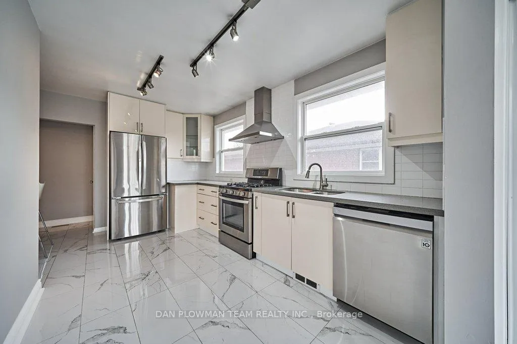 Photo 1 of Unit Upper, 181 Waverly Street S, Oshawa, Vanier — HOMEH