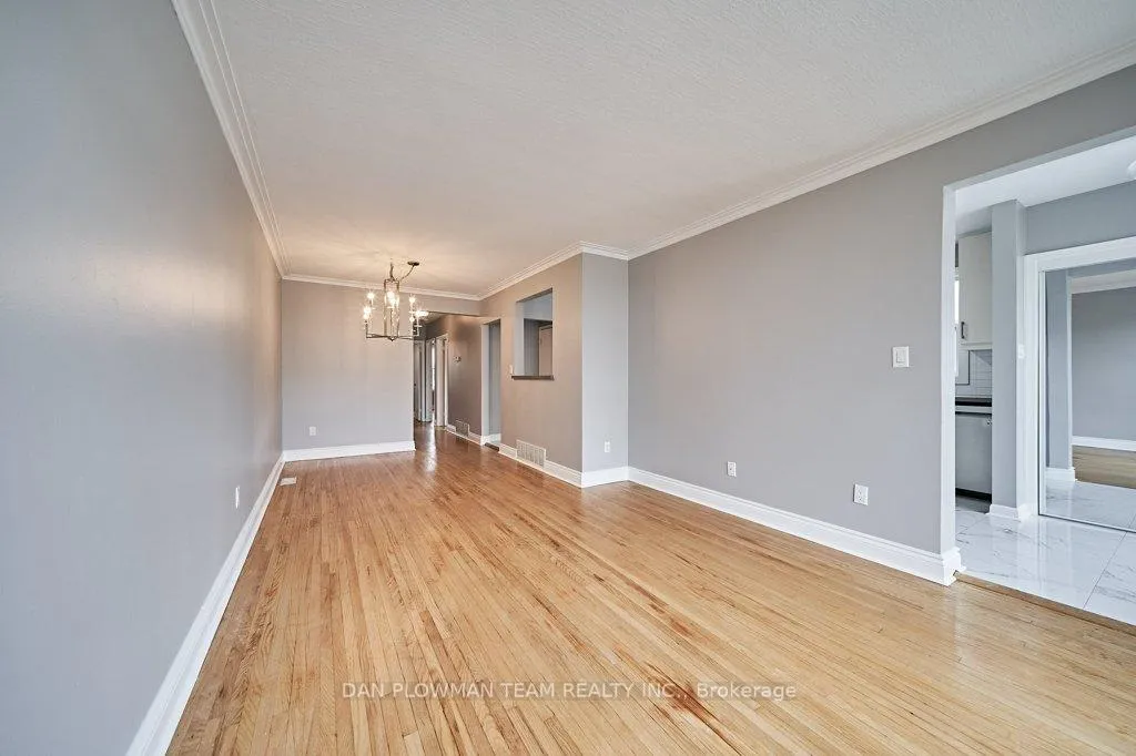 Photo 7 of Unit Upper, 181 Waverly Street S, Oshawa, Vanier — HOMEH