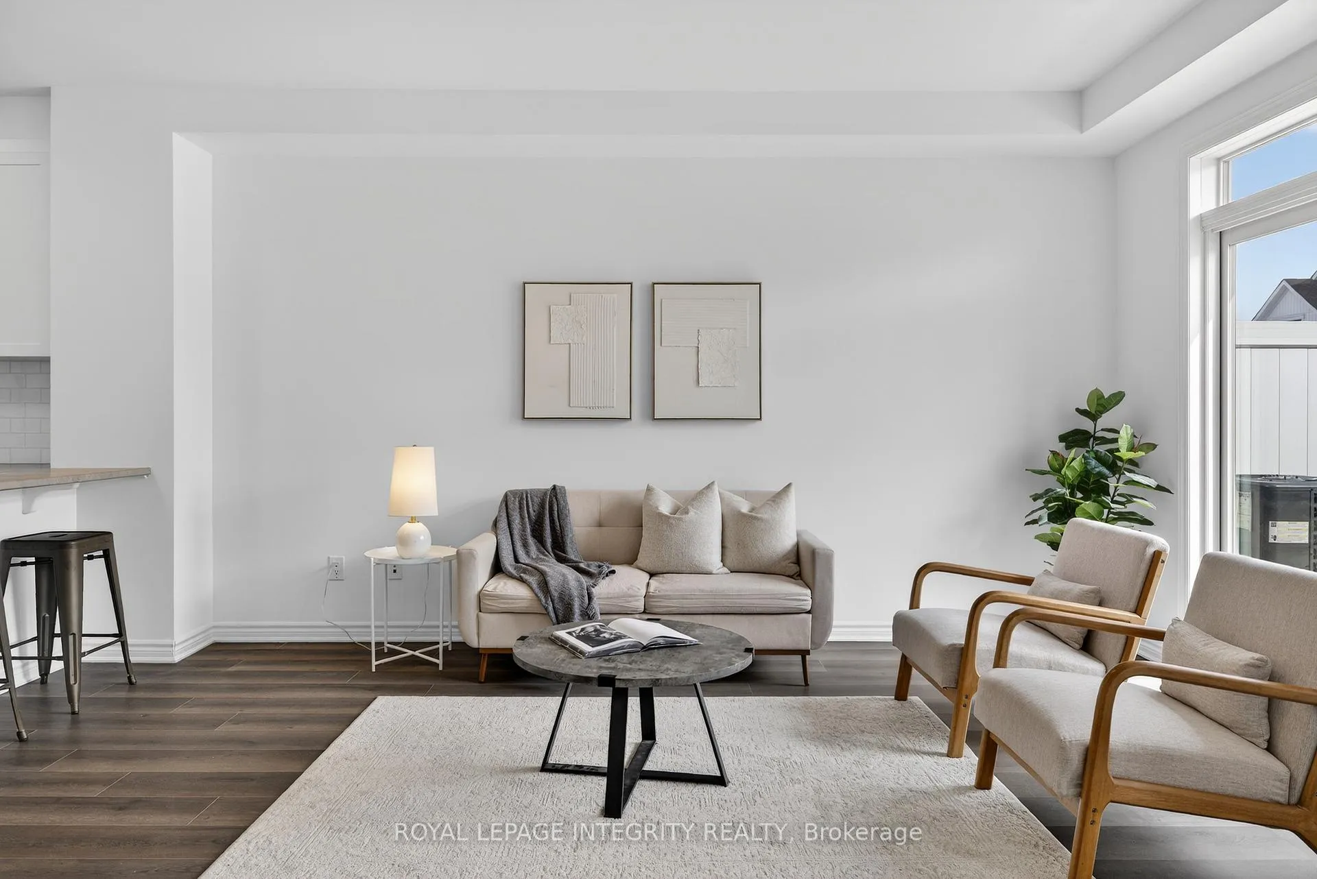 Photo 5 of 21 Caspian Row, Ottawa, Kanata - Emerald Meadows/Trailwest — HOMEH