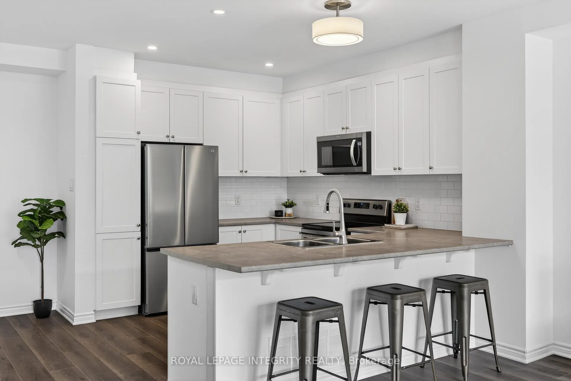 Photo 10 of 21 Caspian Row, Ottawa, Kanata - Emerald Meadows/Trailwest — HOMEH