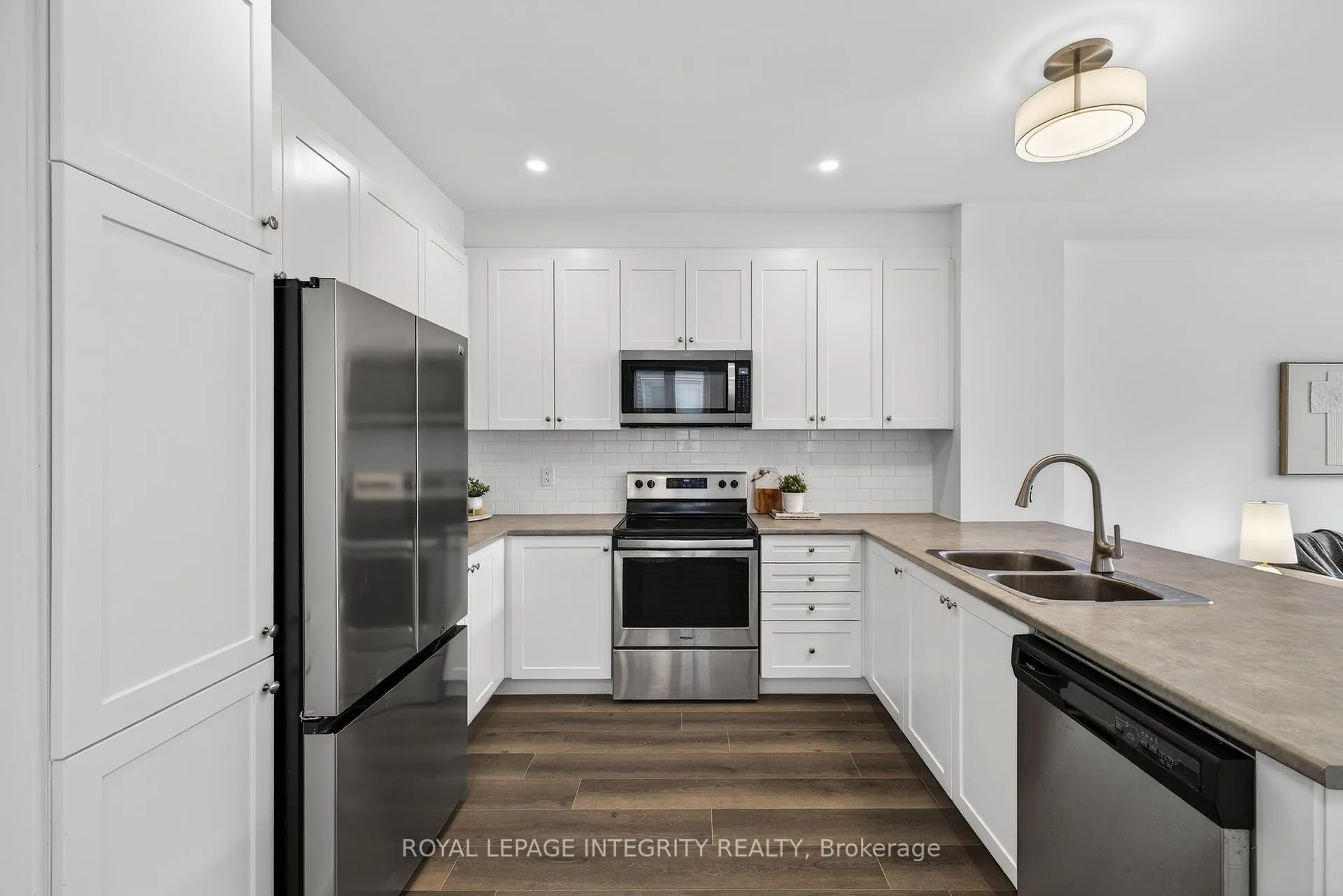 Photo 11 of 21 Caspian Row, Ottawa, Kanata - Emerald Meadows/Trailwest — HOMEH