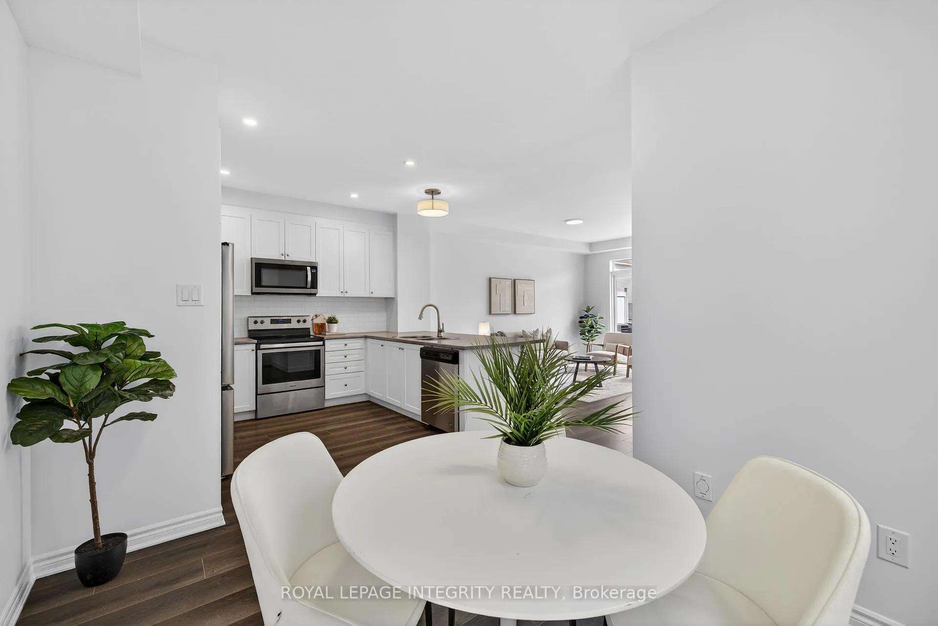 Photo 13 of 21 Caspian Row, Ottawa, Kanata - Emerald Meadows/Trailwest — HOMEH