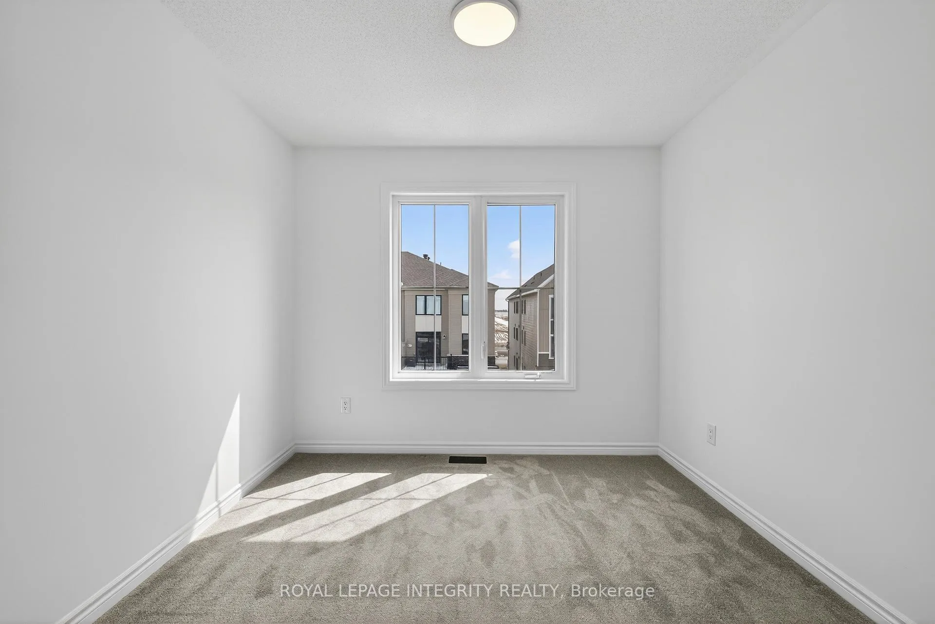 Photo 21 of 21 Caspian Row, Ottawa, Kanata - Emerald Meadows/Trailwest — HOMEH