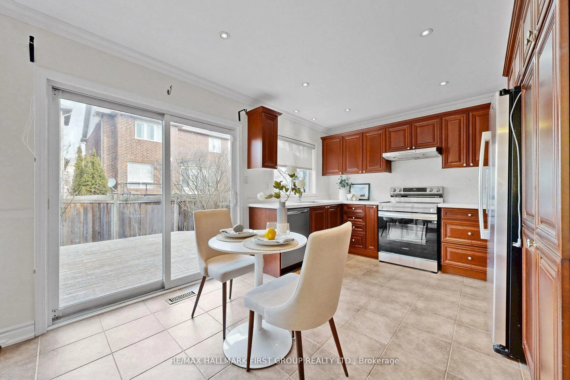 Photo 15 of 929 Bessy Trail, Milton, Coates — HOMEH