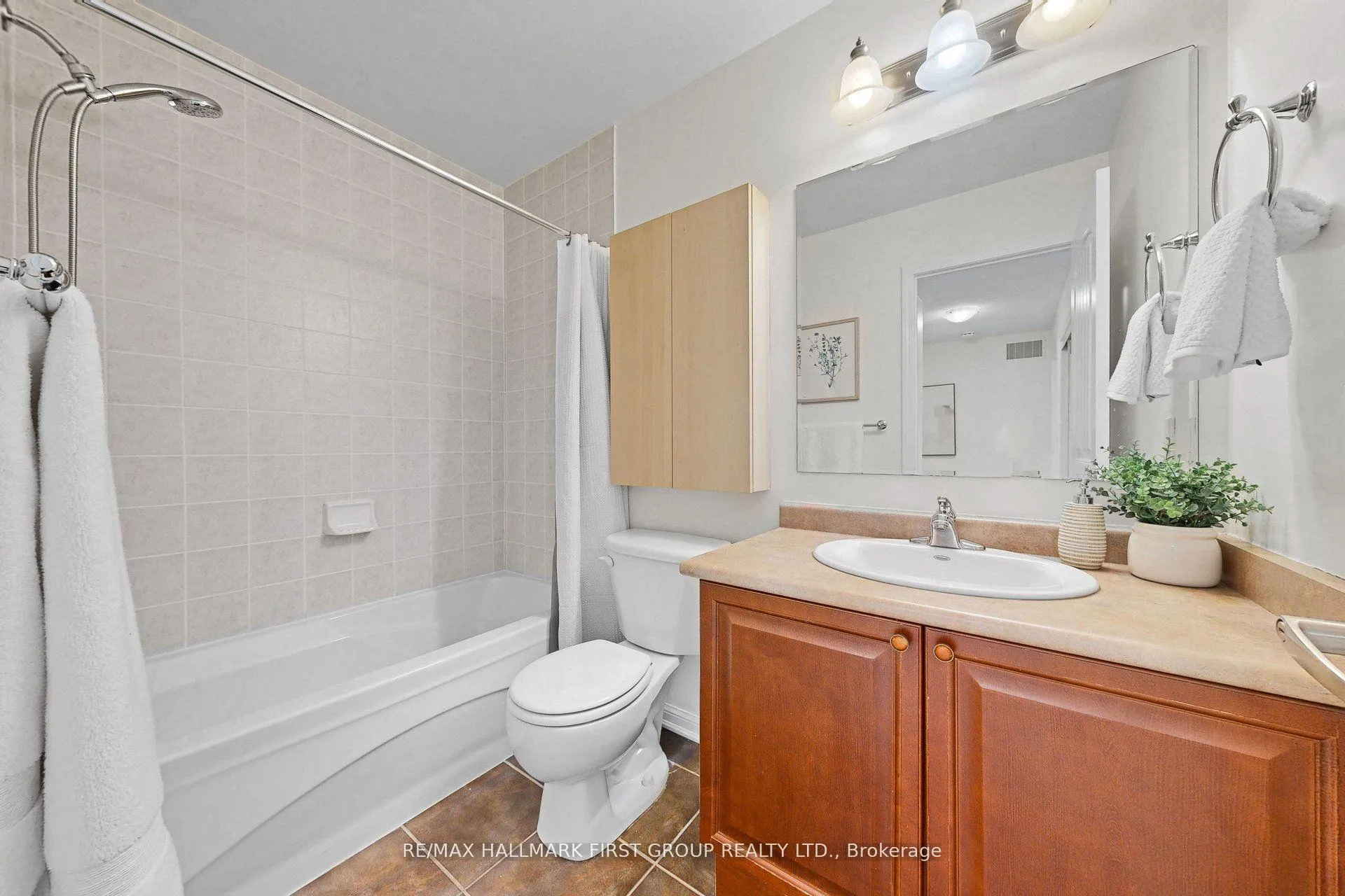 Photo 35 of 929 Bessy Trail, Milton, Coates — HOMEH