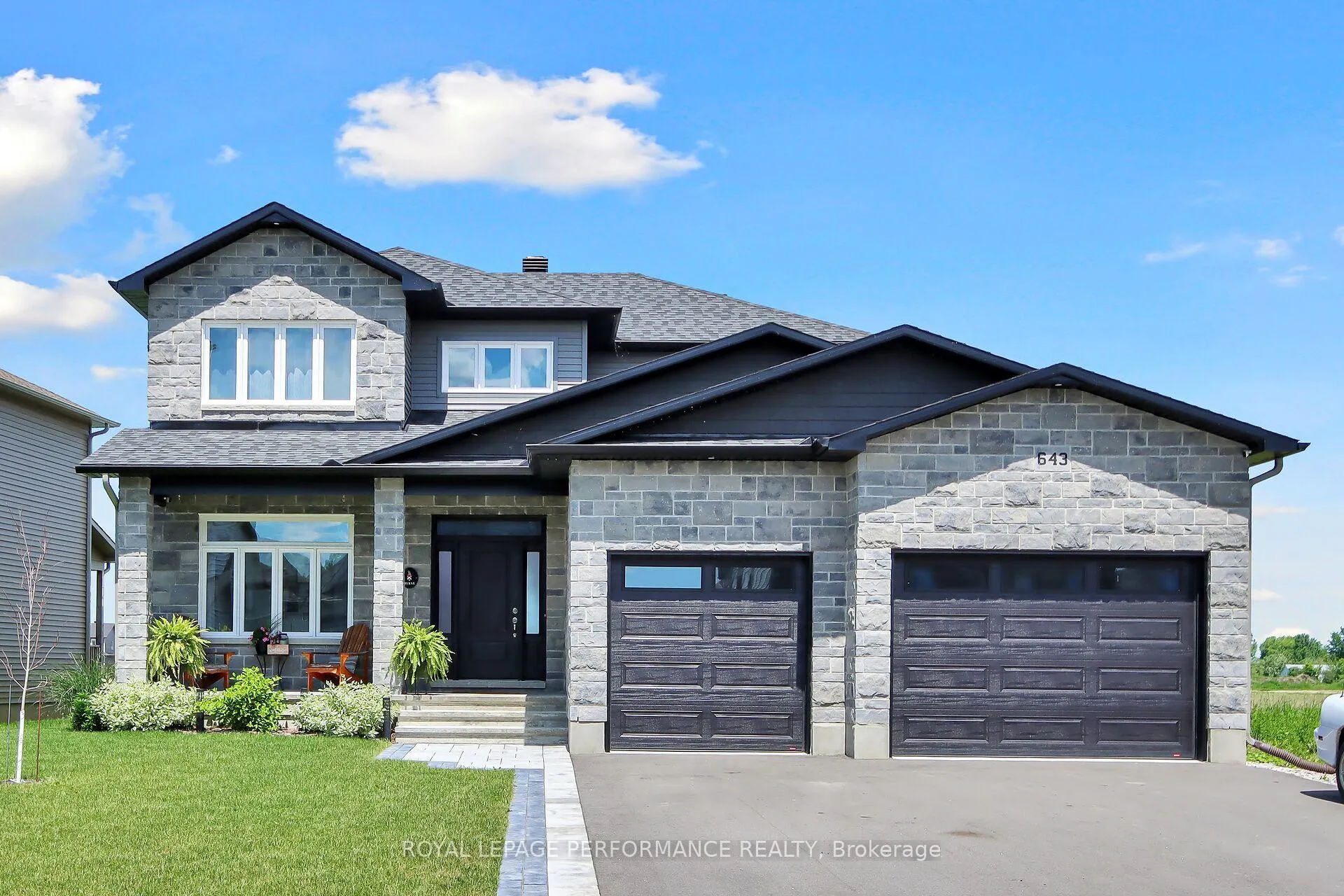 Front of 643 Parkview Terrace