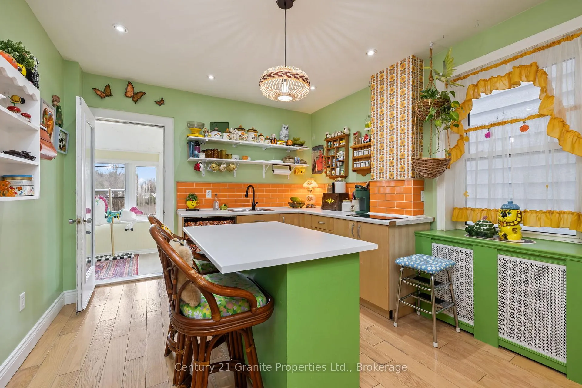 Photo 6 of 29 William Street, Parry Sound — HOMEH