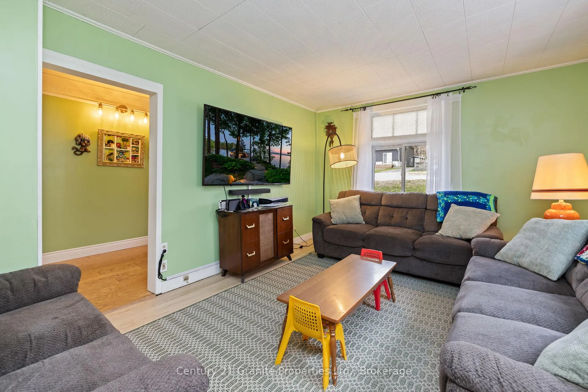 Photo 11 of 29 William Street, Parry Sound — HOMEH