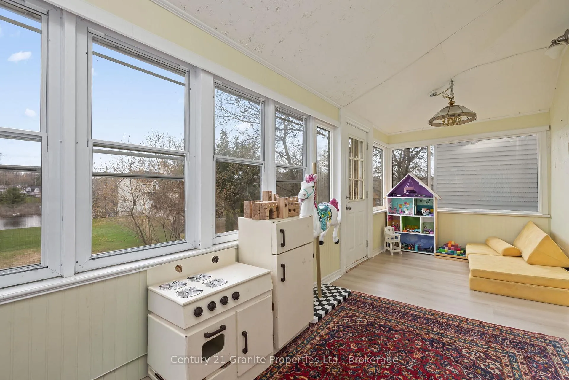 Photo 12 of 29 William Street, Parry Sound — HOMEH