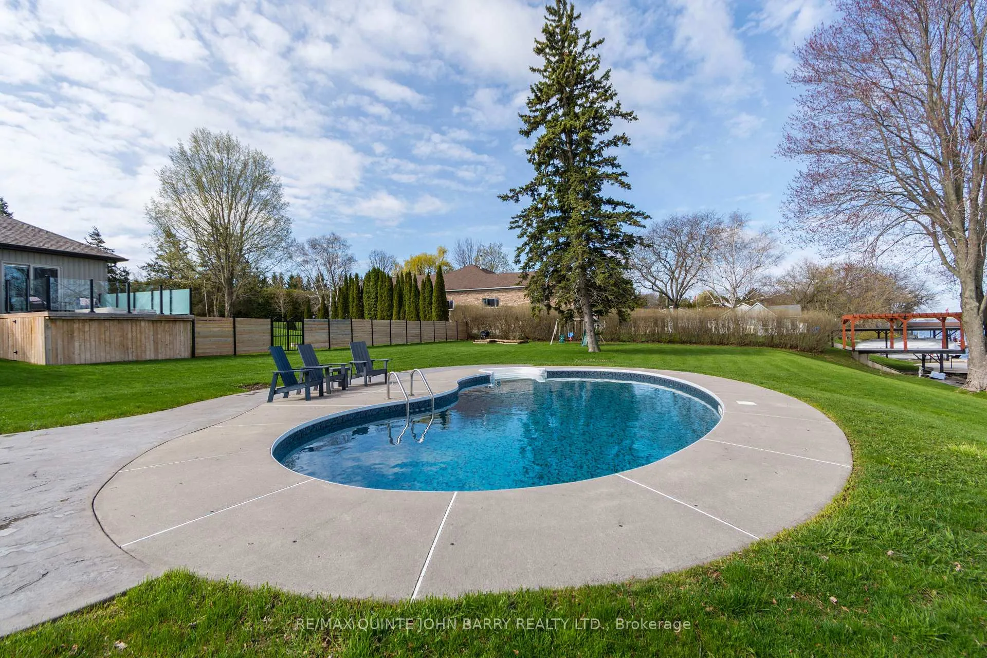 Photo 36 of 1584 County Rd 3, Prince Edward County, Ameliasburg Ward — HOMEH