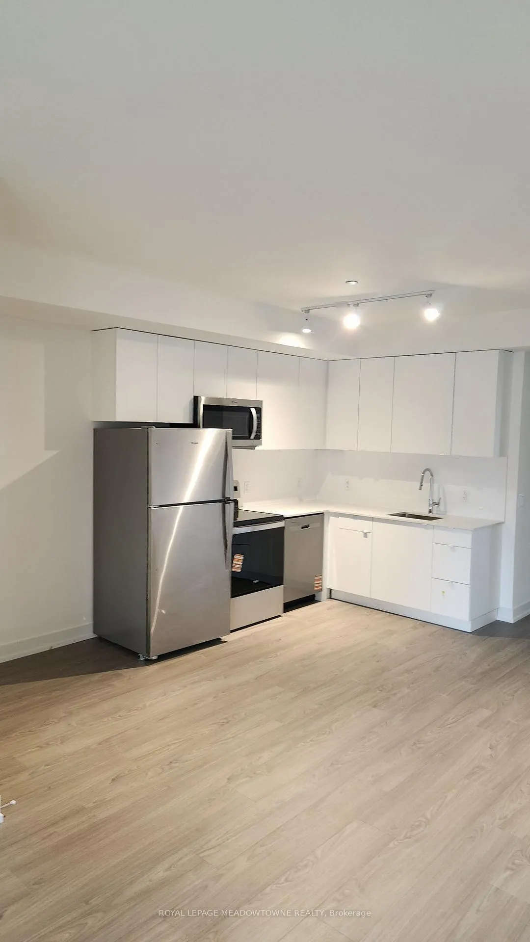 Photo 1 of Unit 106B, 16 Melbourne Avenue NW, St. Catharines, E. Chester — HOMEH