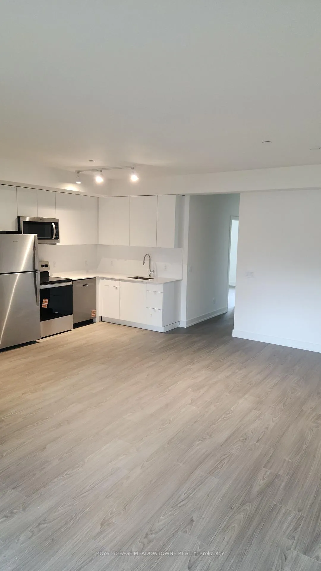Photo 5 of Unit 106B, 16 Melbourne Avenue NW, St. Catharines, E. Chester — HOMEH