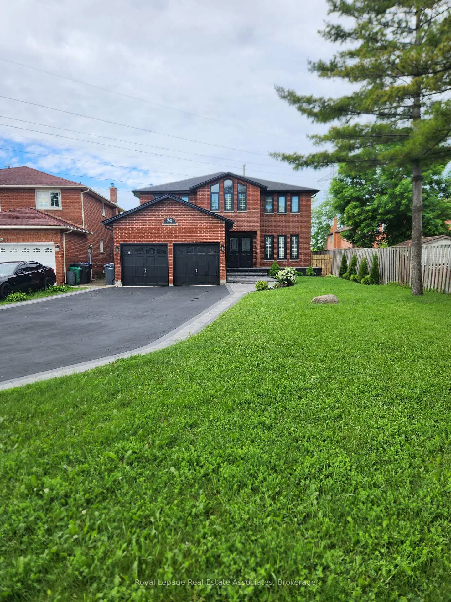 Photo 2 of 74 O'hara Place, Brampton, Fletcher's Creek South — HOMEH
