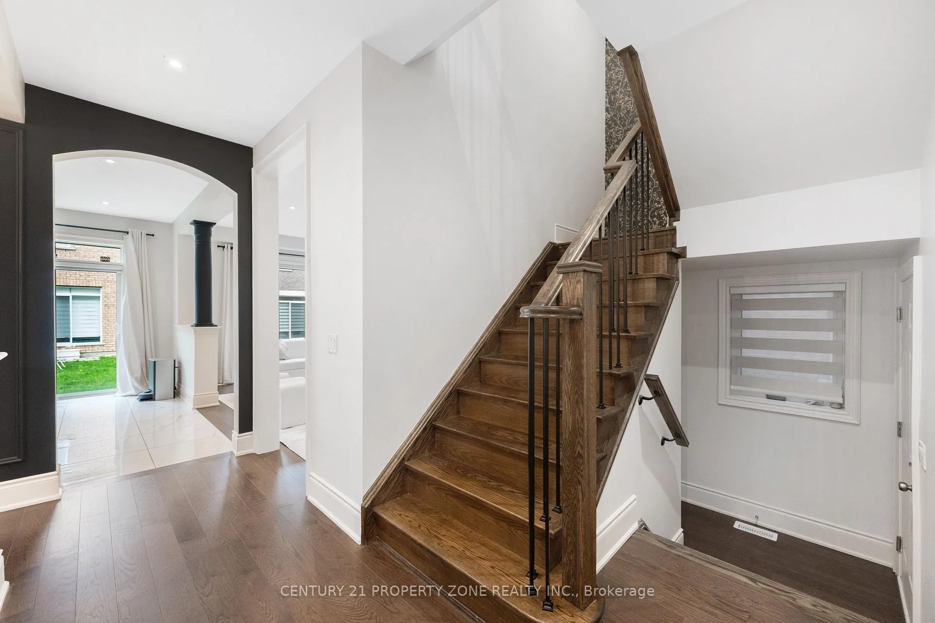 Photo 7 of 104 Clockwork Drive, Brampton, Northwest Brampton — HOMEH