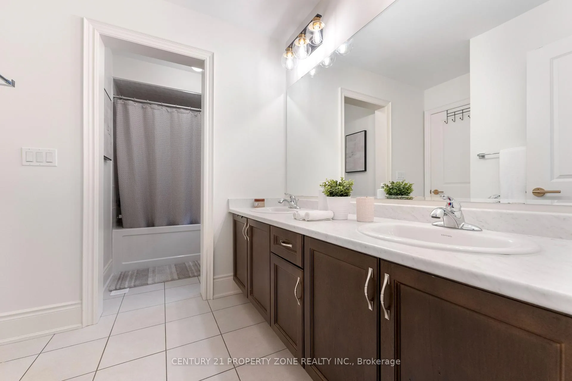 Photo 21 of 104 Clockwork Drive, Brampton, Northwest Brampton — HOMEH