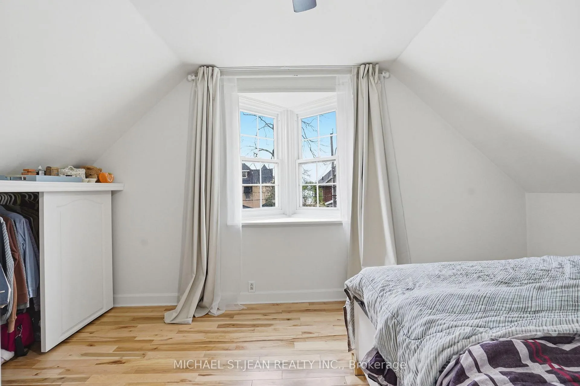Photo 21 of 94 Mountain Park Avenue, Hamilton, Inch Park — HOMEH
