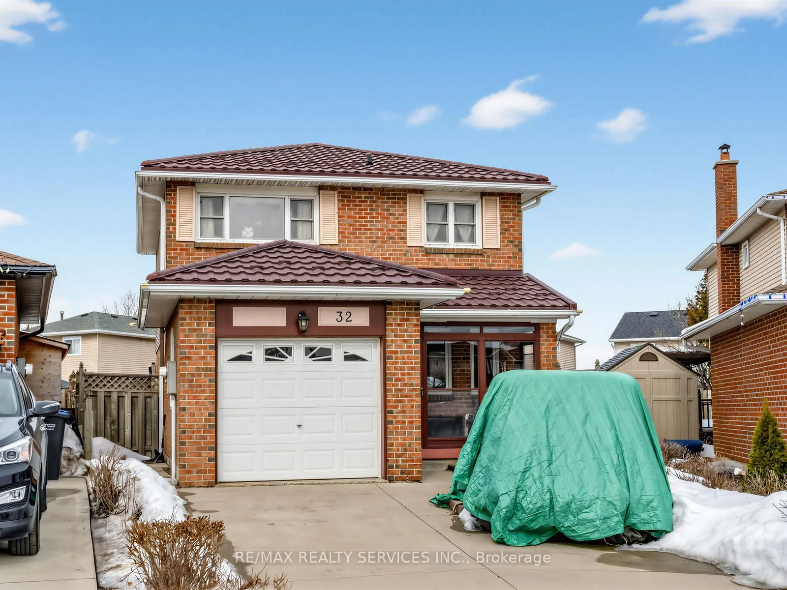 Photo 2 of 32 Helios Place, Brampton, Heart Lake West — HOMEH