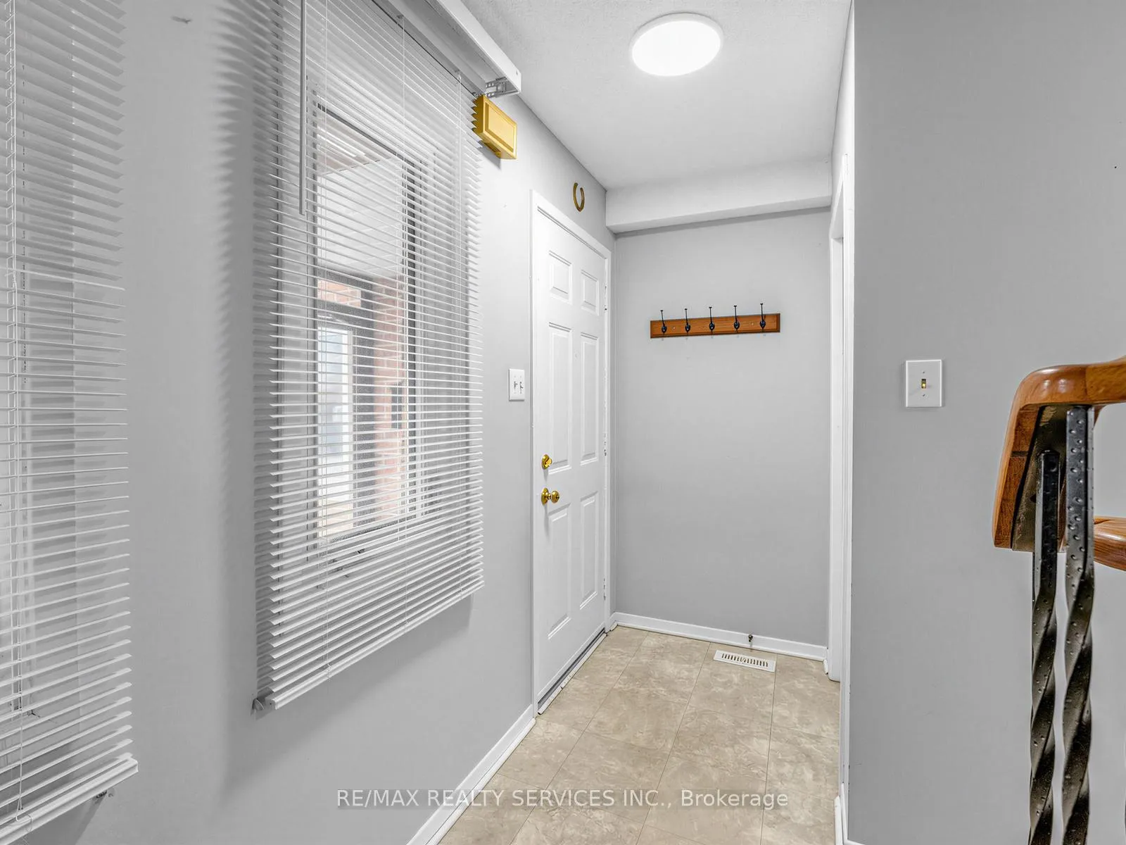 Photo 3 of 32 Helios Place, Brampton, Heart Lake West — HOMEH