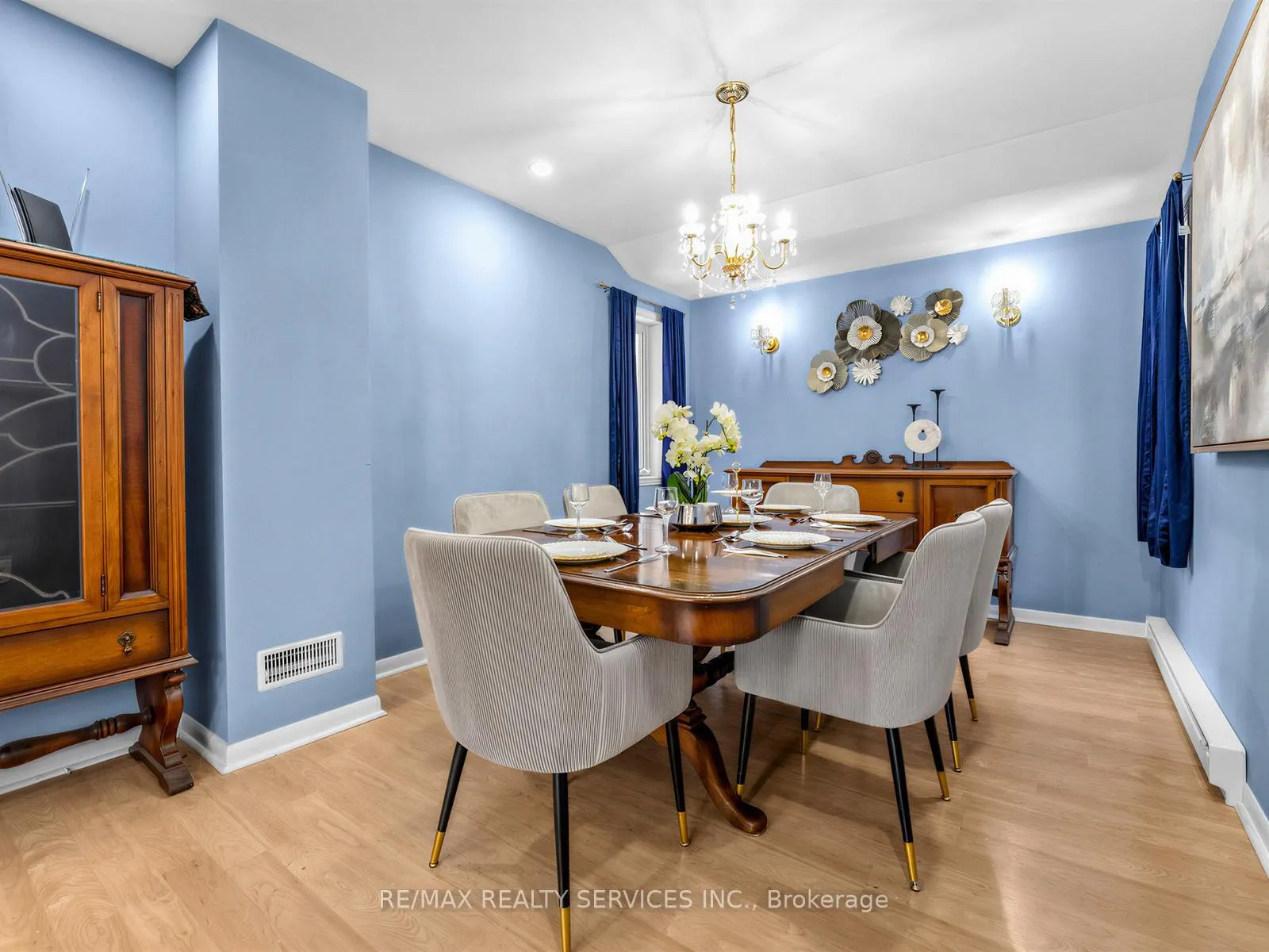 Photo 13 of 32 Helios Place, Brampton, Heart Lake West — HOMEH