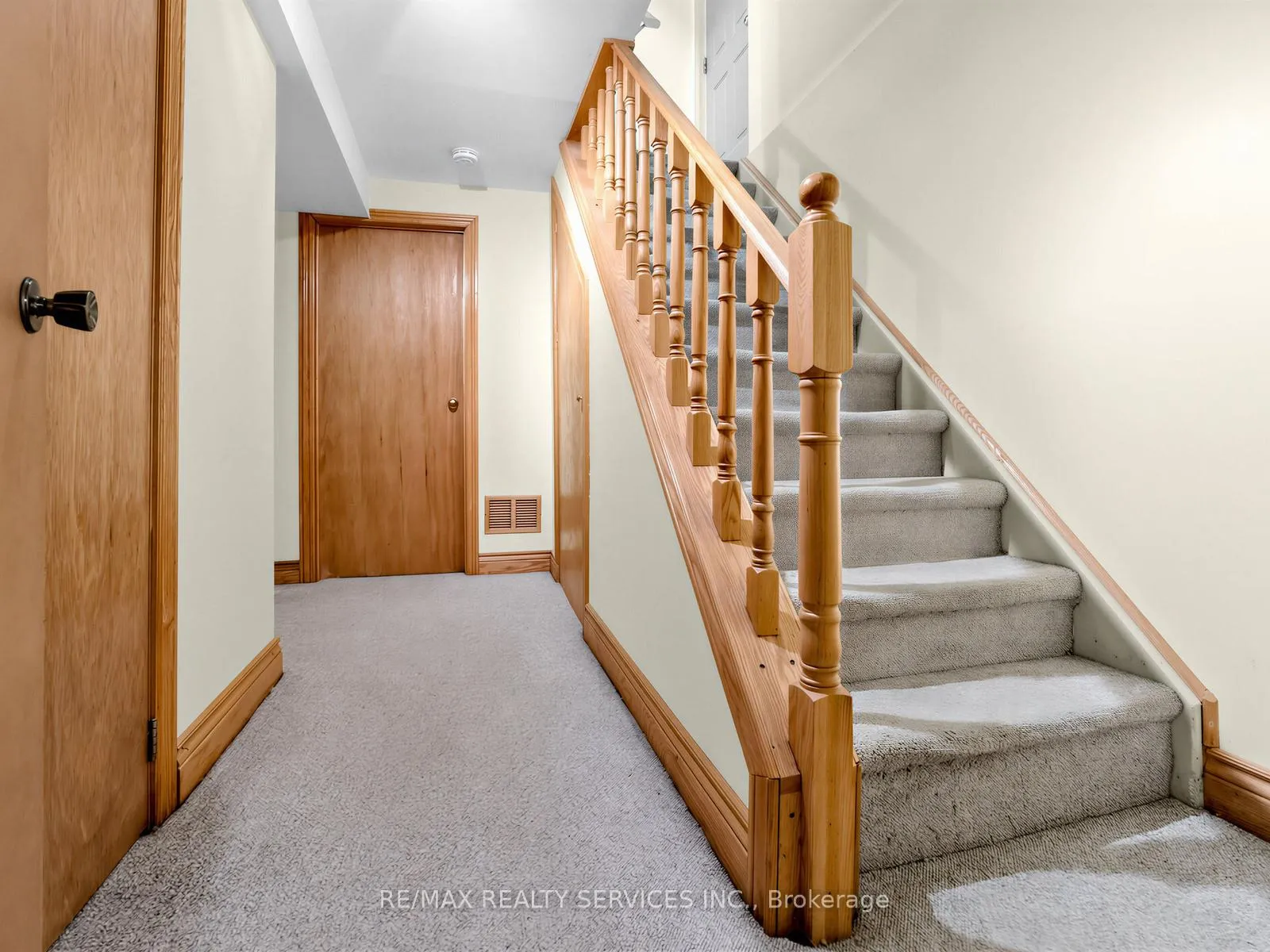 Photo 24 of 32 Helios Place, Brampton, Heart Lake West — HOMEH