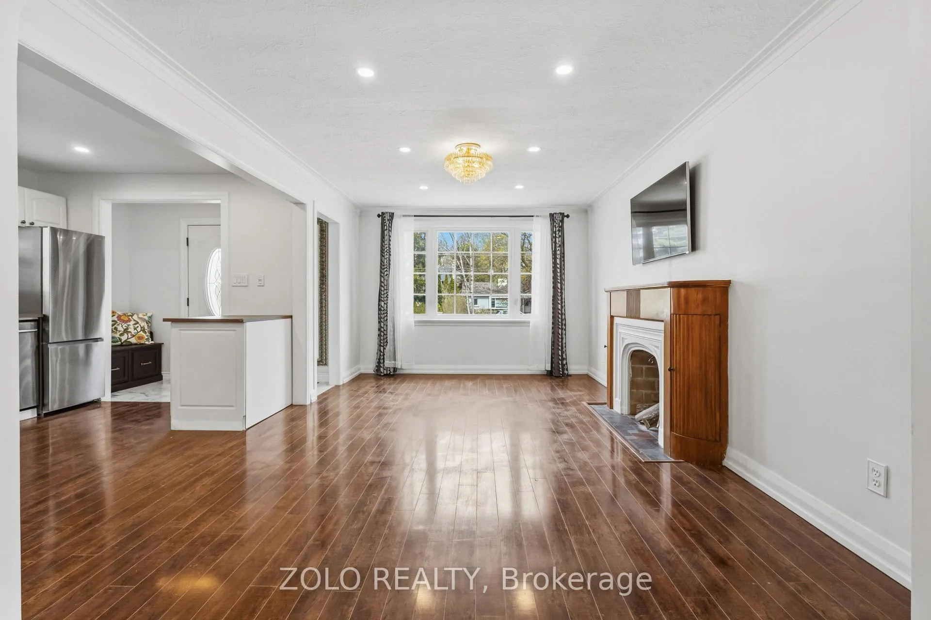 Photo 4 of 461 O'connor Drive, Toronto, East York — HOMEH