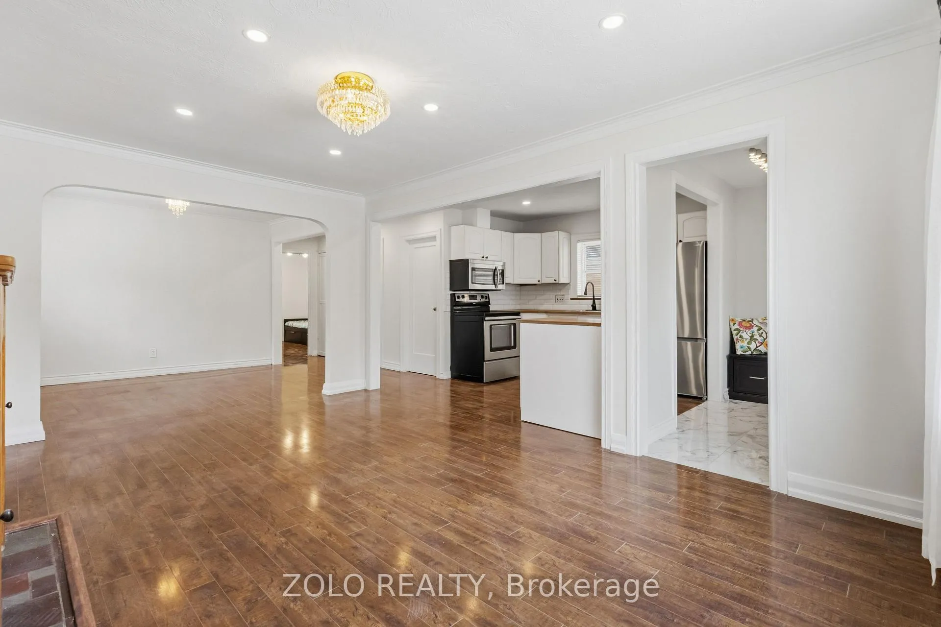 Photo 5 of 461 O'connor Drive, Toronto, East York — HOMEH