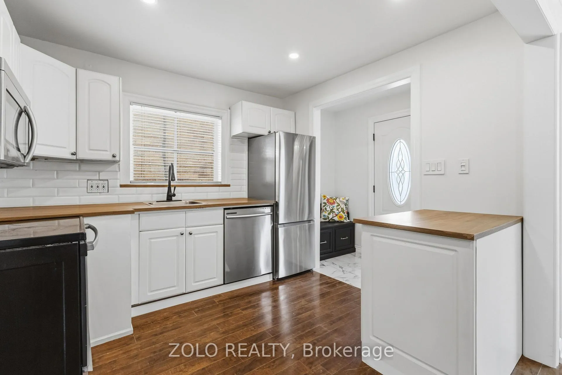 Photo 7 of 461 O'connor Drive, Toronto, East York — HOMEH