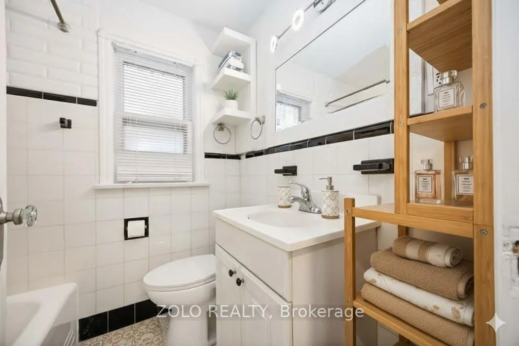 Photo 12 of 461 O'connor Drive, Toronto, East York — HOMEH
