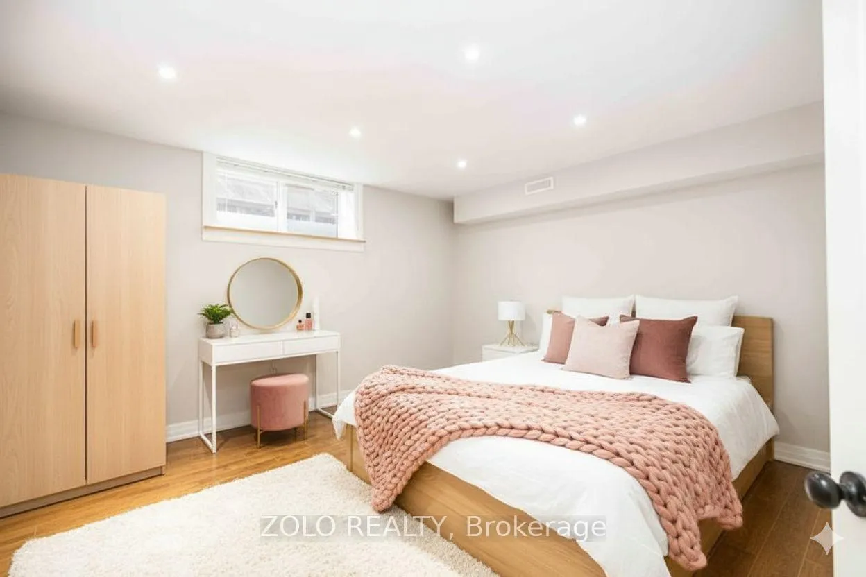 Photo 23 of 461 O'connor Drive, Toronto, East York — HOMEH
