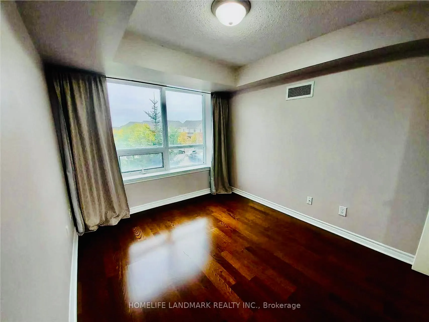 Photo 3 of 2391 Central Park Drive, Oakville, River Oaks — HOMEH