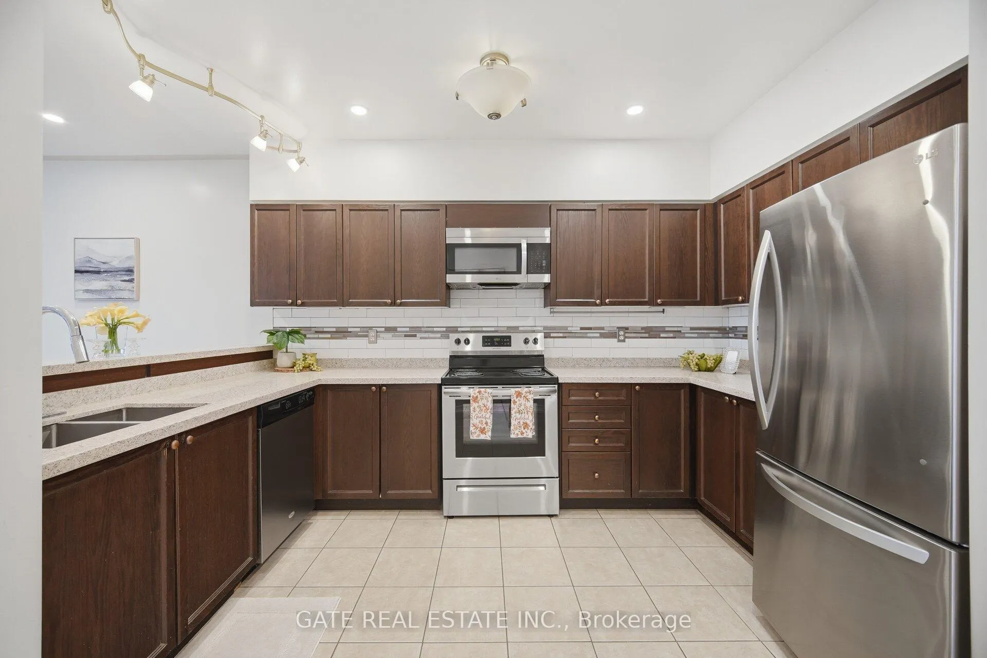 Photo 11 of Unit 104, 7340 Markham Road, Markham, Middlefield — HOMEH