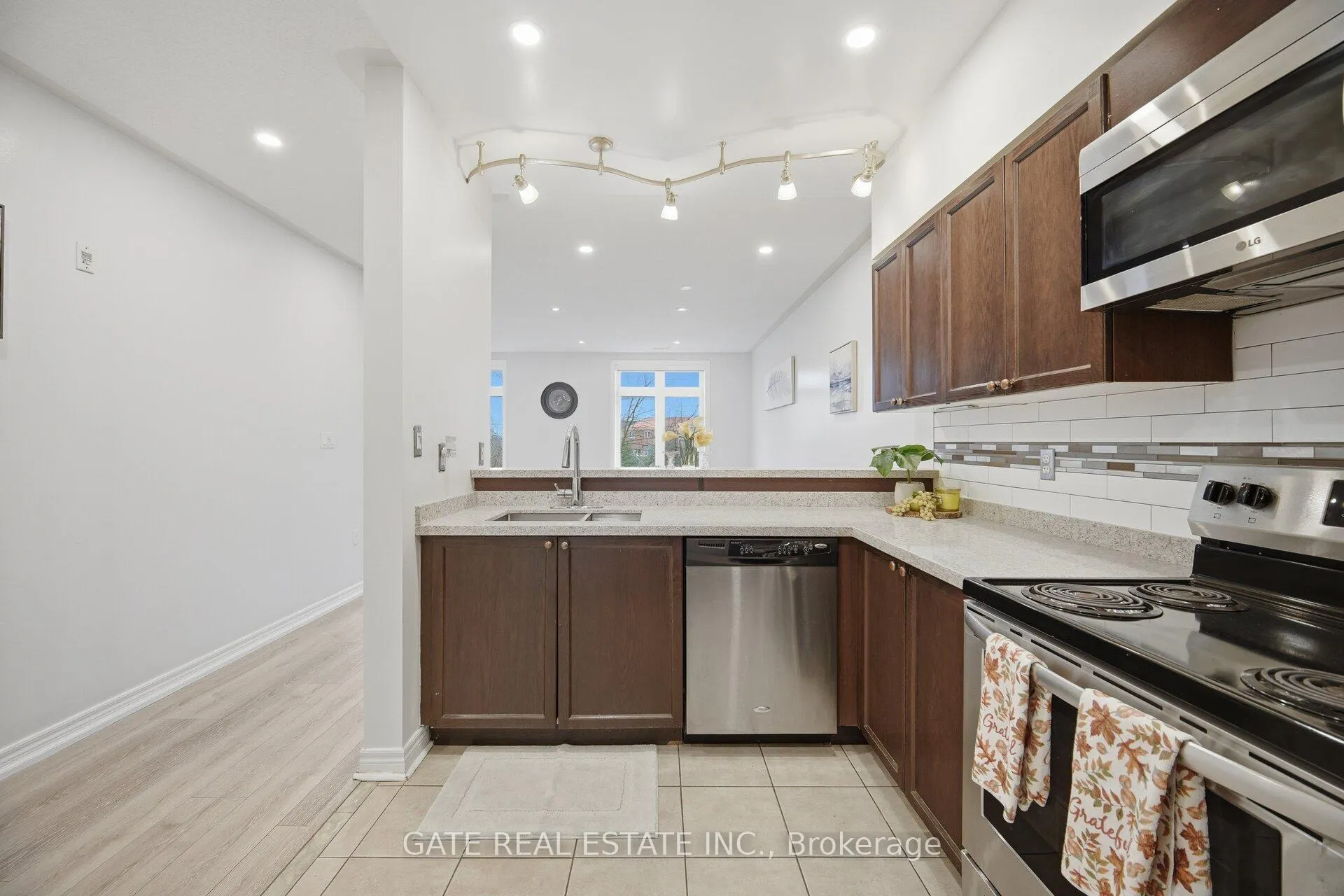 Photo 13 of Unit 104, 7340 Markham Road, Markham, Middlefield — HOMEH