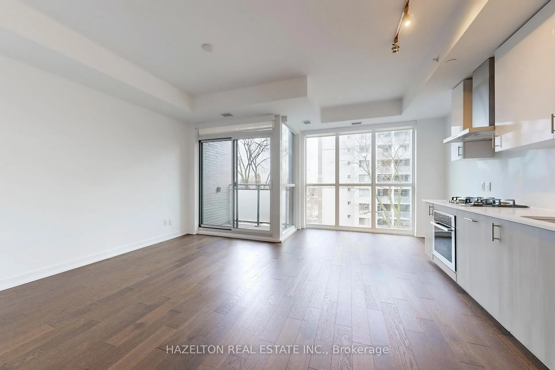 Photo 2 of Unit 421, 38 Howard Park Avenue, Toronto, Roncesvalles — HOMEH