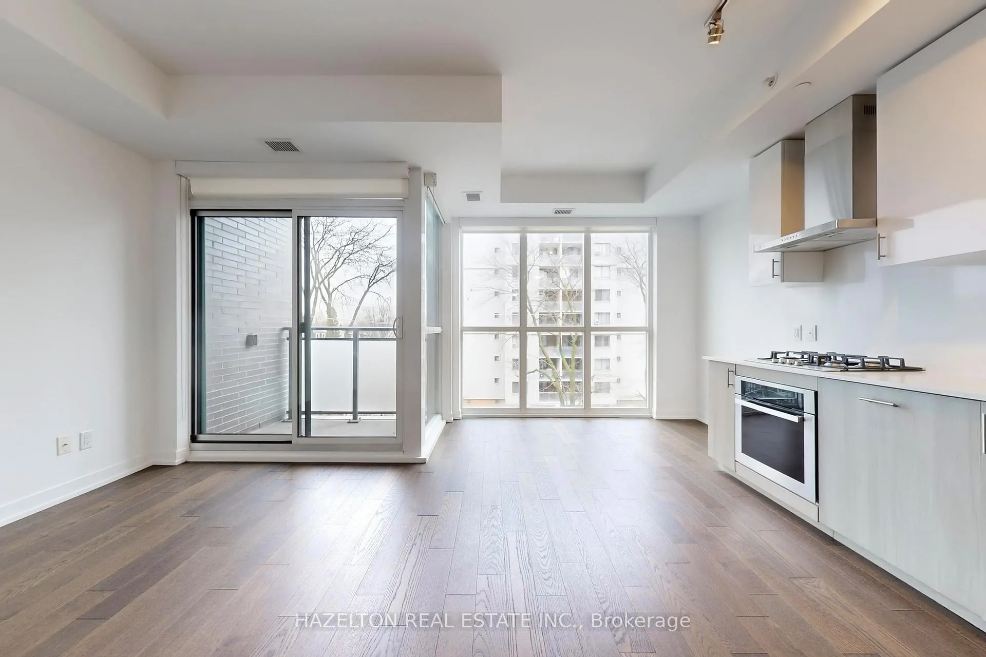 Photo 3 of Unit 421, 38 Howard Park Avenue, Toronto, Roncesvalles — HOMEH
