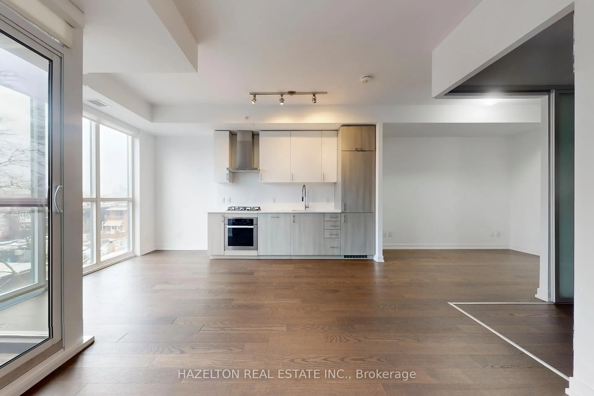 Photo 5 of Unit 421, 38 Howard Park Avenue, Toronto, Roncesvalles — HOMEH