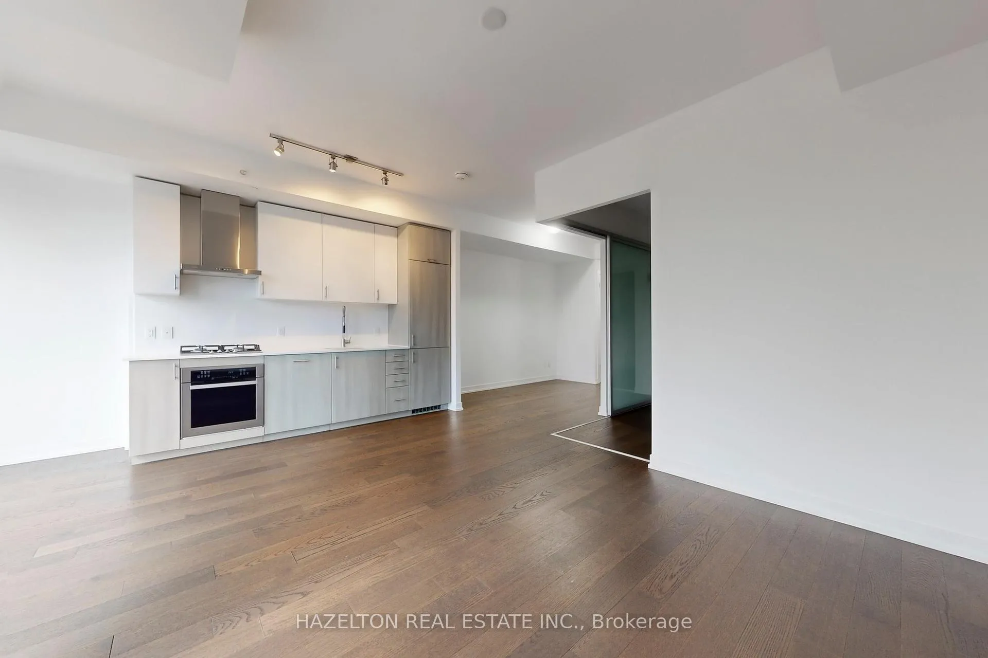 Photo 6 of Unit 421, 38 Howard Park Avenue, Toronto, Roncesvalles — HOMEH