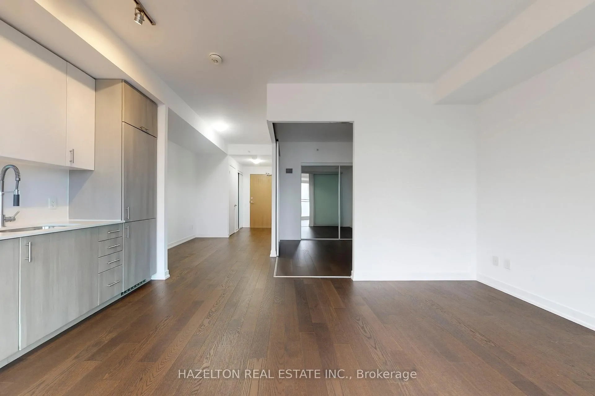Photo 7 of Unit 421, 38 Howard Park Avenue, Toronto, Roncesvalles — HOMEH