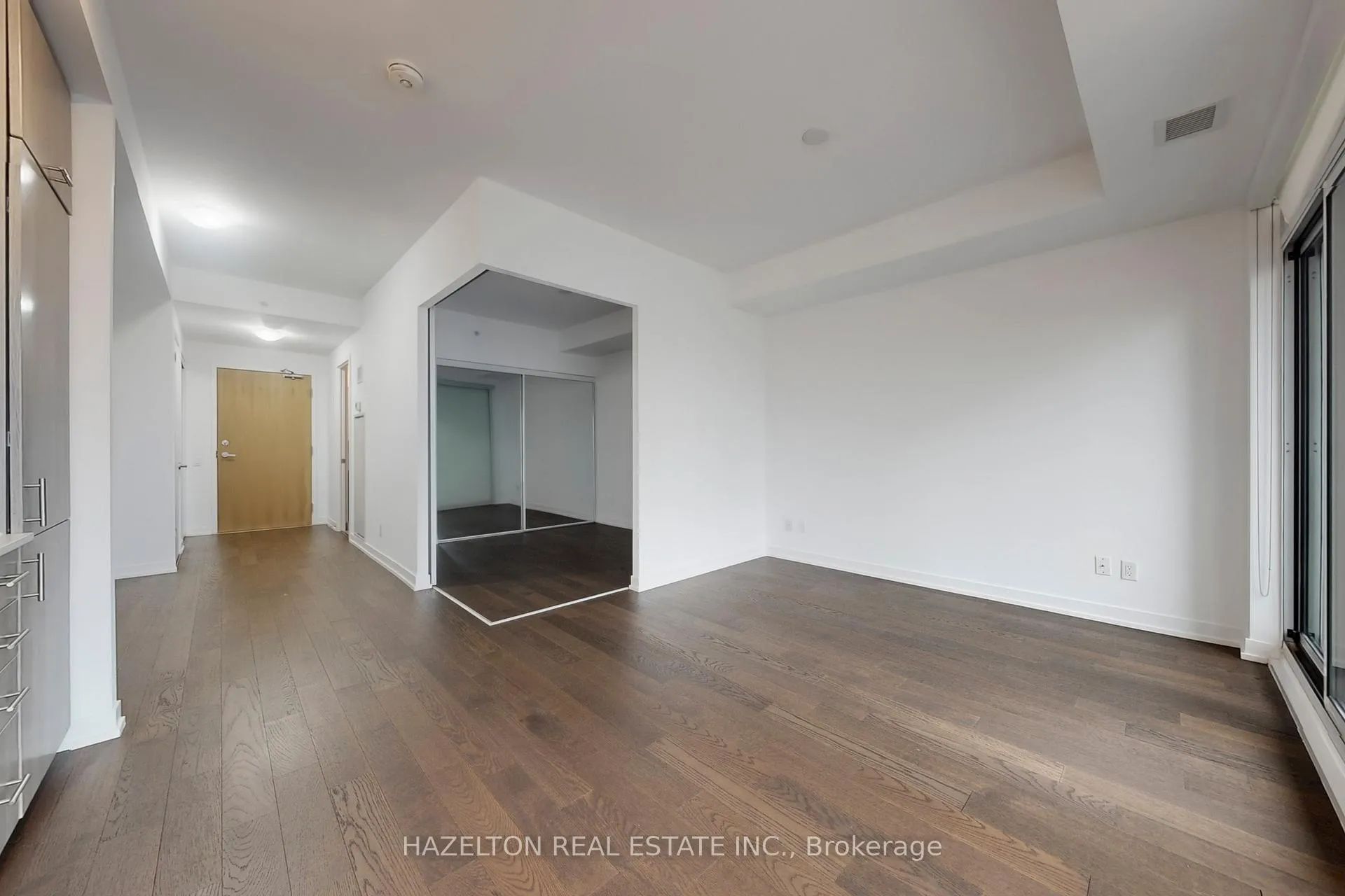 Photo 8 of Unit 421, 38 Howard Park Avenue, Toronto, Roncesvalles — HOMEH